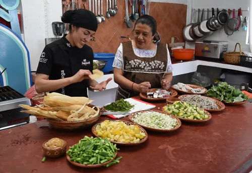 La chef Sulema Vega Vega y Nora Lorena Estrada Gonzalez.  Fogones MX