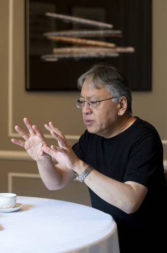 Kazuo Ishiguro, escritor británico de origen japonés y Premio Nobel de Literatura en 2017, durante una entrevista realizada ayer para Europa Press, en el Festival Internacional de Cine de San Sebastián, en Guipúzcoa, Euskadi (España).