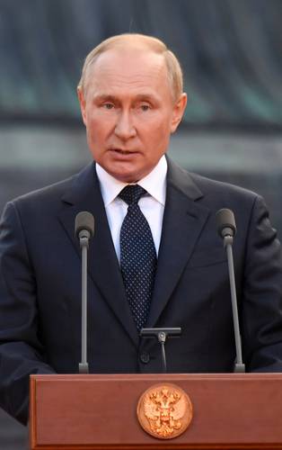  El presidente ruso, Vladimir Putin, al dirigir ayer un discurso a la nación. Foto Ap