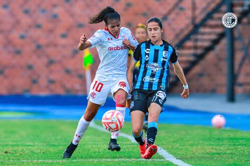 La brasileña Brenda Woch (10) contribuyó con un doblete en la victoria del Toluca 3-2 sobre Querétaro.