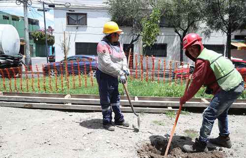 El presidente Andrés Manuel López Obrador adelantó que en 2023 habrá un “considerable” aumento a los salarios mínimos. “Los tecnócratas decían que si aumentaba el salario iba a haber inflación, y nosotros probamos que no”.