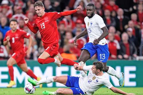 Los Bleus, actuales campeones del mundo, cayeron ayer por 2-0 ante la selección de Dinamarca en el torneo europeo.