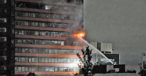 Una vela encendida en un departamento del piso 11 del condominio Insurgentes, conocido como edificio Canadá, ubicado en Insurgentes Sur 300, colonia Hipódromo, en la alcaldía Cuauhtémoc, provocó un incendio y la movilización de los equipos de emergencia para controlarlo, sin reportarse lesionados. Desde el sismo de 1985 el inmueble está semiocupado.