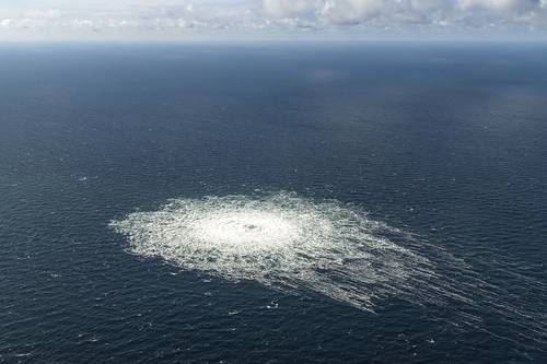 Las fugas inusuales en dos tuberías de gas natural que van desde Rusia a Alemania, bajo el mar Báltico, han alentado la preocupación sobre posibles sabotajes. En la imagen, los escapes causan perturbaciones frente a la costa de la isla danesa de Bornholm.