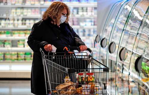 La inflación en Alemania llegó a 10.9% en septiembre. Imagen de un supermercado en Düsseldorf.