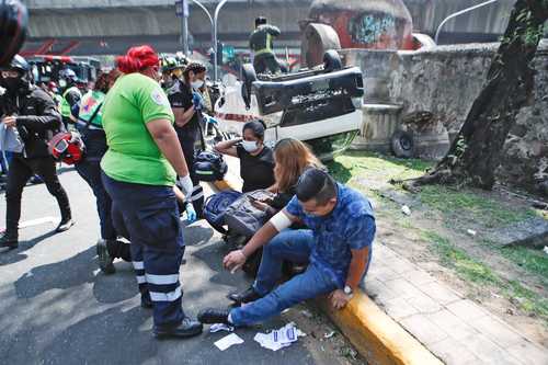 La unidad del transporte público, que se dirigía a la terminal de Indios Verdes, iba a exceso de velocidad sobre Insurgentes Norte.