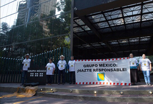 Representantes de los Comités de Cuenca Río Sonora acuden a las oficinas de Grupo México en la Cdmx para exigir que la empresa se haga responsable del desastre ambiental provocado por el derrame de 40 millones de litros de sulfato de cobre acidulado ocurrido el 6 de agosto de 2014. PODER Latam