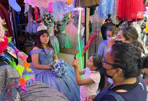 La Jornada - Con 65 años, el Mercado Lagunilla combina tradición y  modernidad
