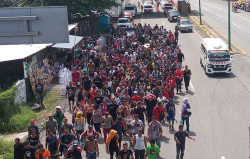  Caravana que salió ayer de Tapachula, Chiapas. Foto La Jornada