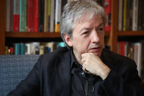 En entrevista con La Jornada, el escritor David Toscana destacó que le gustaría que su más reciente novela, El peso de vivir en la tierra, causara interés en la literatura rusa para las personas que no la conocen.