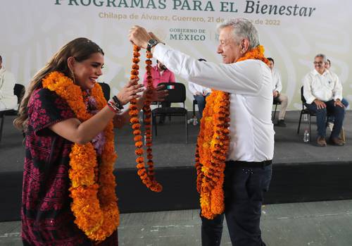En su tercera visita presidencial a Chilapa de Álvarez, Guerrero, López Obrador señaló que a los “potentados” no les gustan sus programas de Bienestar, que tachan de “populistas y paternalistas”.