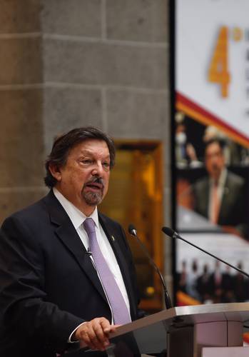 El líder minero (en imagen de archivo) anunció que, con otros senadores, presentará un reclamo en el grupo de Morena.