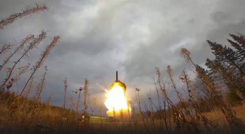 Como parte de los ejercicios nucleares rusos ayer se probó un misil balístico intercontinental Yars que fue lanzado en Plesetsk, en el noroeste del país.