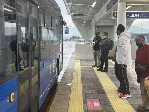 Usuarios indicaron que el nuevo medio de transporte será más rápido y seguro que los microbuses.