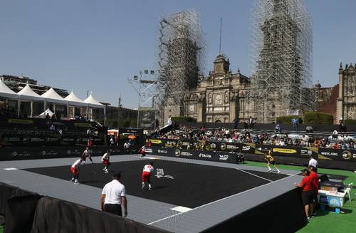 El Zócalo capitalino es el escenario de la primera Copa Mundial de Beisbol-5, donde los mexicanos marchan con récord de dos victorias y dos empates.