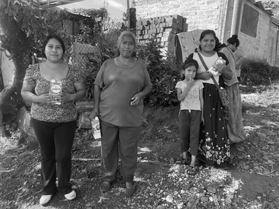 Mujeres de la Colonia Sergio Barrios.  Natalia Hernández