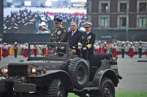 El Presidente estuvo acompañado por los secretarios de la Defensa, Luis Cresencio Sandoval González, y de la Marina, José Rafael Ojeda Durán.