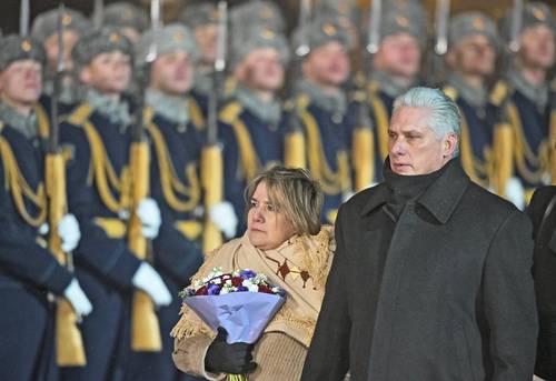 El presidente de Cuba, Miguel Díaz-Canel, a su llegada a Moscú el sábado.