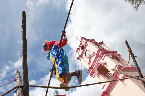  La maroma es una expresión artística y ritual en pueblos del sur de México. Foto cortesía del tercer Encuentro Nacional de Maromeros