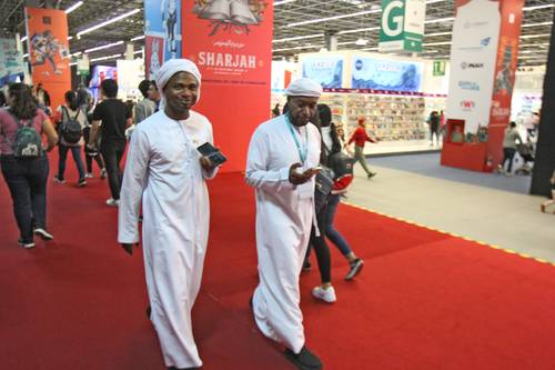 Visitantes de la edición 36 de la FIL tapatía, cuyo invitado de honor fue el emirato de Sharjah .