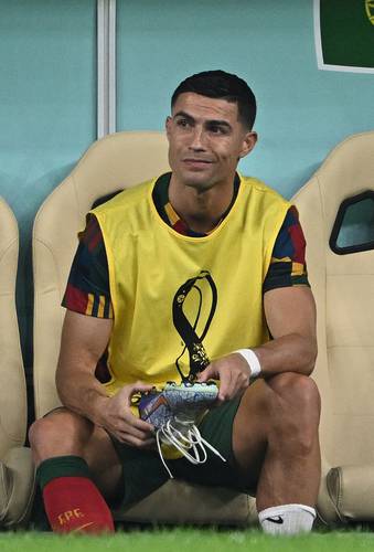 El más prolífico goleador de la era moderna se encuentra en medio de la polémica por los conflictos en la selección, así como por no tener equipo tras la rescisión de su contrato con el Manchester United.