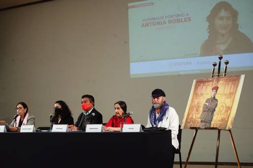 El homenaje póstumo a Antonia Robles se llevó a cabo en el Palacio de Bellas Artes.