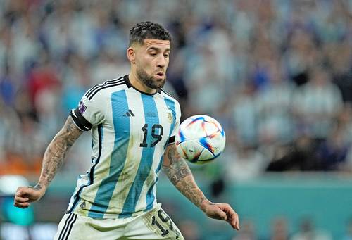 El central Nicolás Otamendi es el único jugador de la Albiceleste que parece inamovible en la defensa.