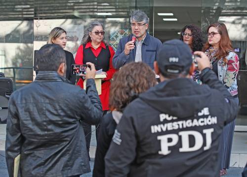 Acompañaron a Pliego en la entrega de la denuncia Nancy Núñez, Ana Francis López Bayghen Patiño, Indali Pardillo Cadena y Marisol García Segura.