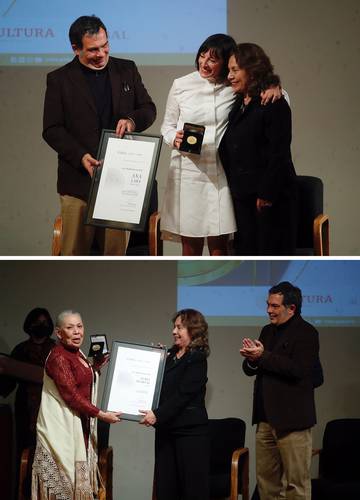 Por su trayectoria y labor artística, 14 representantes de la literatura, danza, teatro, música y ópera recibieron el máximo galardón que otorga el Inbal. La compositora Ana Lara (arriba) y la actriz Luisa Huertas muestran la medalla, acompañadas por la directora del Inbal, Lucina Jiménez, y Juan Carlos Bonet, titular del Sistema de Apoyos a la Creación y Proyectos Culturales.