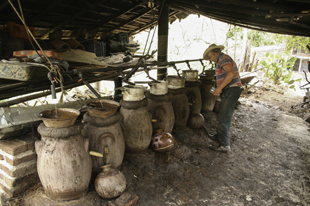 Destiladores de barro de Alfonso Negrete, El Añil, Sahuayo. Ignacio Torres