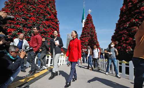 Claudia Sheinbaum inauguró el parque de atracciones, que estará abierto hasta fin de mes.