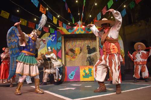 El espectáculo que conjunta música en vivo, verbena, tamales, ponche y baile se ha realizado desde hace más de 30 años.