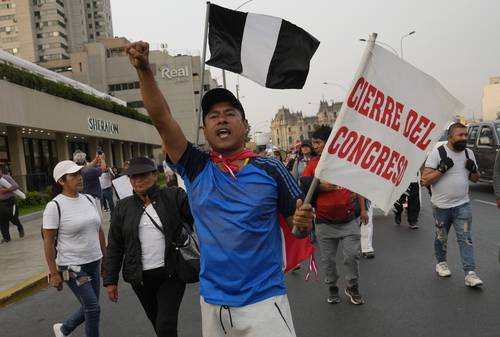 También en Lima los simpatizantes del depuesto presidente Pedro Castillo volvieron a las calles.