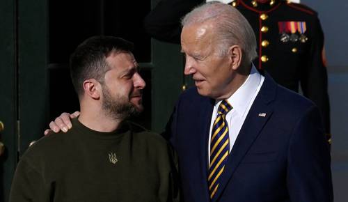 El presidente ucranio, Volodymir Zelensky, ayer con el jefe de la Casa Blanca, Joe Biden.