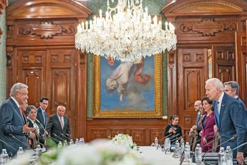 Delegaciones mexicana y estadunidense en Palacio Nacional.