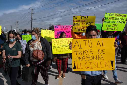 La mayoría de los retornados no están interesados en solicitar refugio en el norte de nuestro país, afirma la encargada de un albergue en Ciudad Juárez, Chihuahua. En la imagen, protesta de migrantes frente al consulado de Estados Unidos en Tijuana, Baja California.
