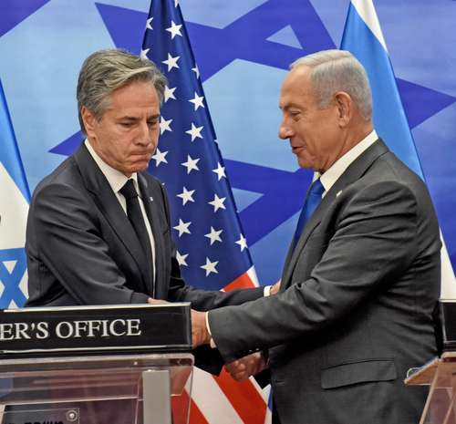 El secretario estadunidense de Estado, Antony Blinken, y el premier israelí, Benjamin Netanyahu, al terminar la rueda de prensa que ofrecieron ayer en Jerusalén.
