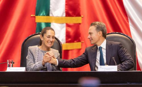 Aspirantes a la candidatura reciben trato igualitario en San Lázaro. En la imagen, le jefa de Gobierno, Claudia Sheinbaum, con Manuel Velasco (PVEM).
