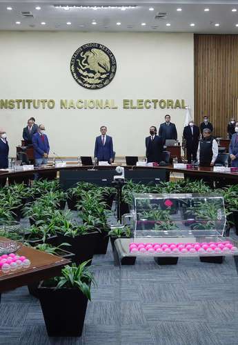 Aspecto de la sesión extraordinaria del Consejo General del INE a mediados de diciembre.