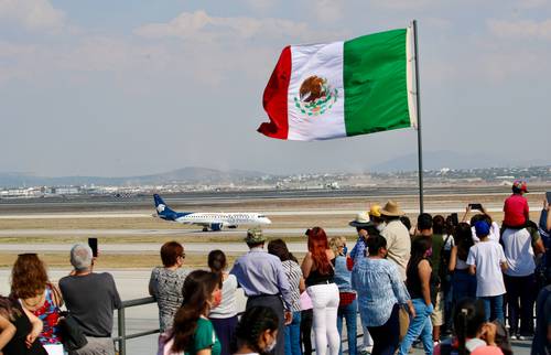 El Aeropuerto Internacional Felipe Ángeles (AIFA) en el estado de México comenzó operaciones el 21 de marzo de 2022.