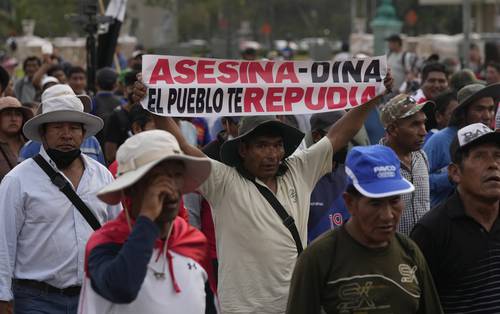  Lima vivió ayer otra jornada de protestas para exigir la renuncia de la presidenta Dina Boluarte. Foto Ap
