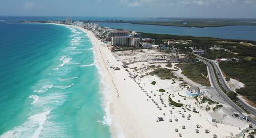 Las 10 mil hectáreas de playa que posee el Fonatur serán convertidas en áreas naturales protegidas. En la imagen, Punta Cancún.
