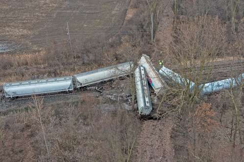 Otro convoy de la empresa Norfolk Southern, que causó un desastre tóxico en Ohio el pasado día 3, volcó en el condado de Van Buren, Michigan.