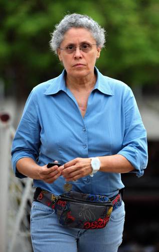  Dora María Téllez es médica de formación, historiadora autodidacta, guerrillera desde los 19 años y fue ministra de Salud durante el periodo sandinista. En la imagen, durante una entrevista en Managua en 2012. Foto Afp