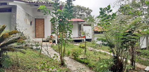 Habitaciones Hotel Tosepan Kali. Los materiales para la construcción de sus habitaciones son propios de la región, por tal motivo no afectan el entorno natural.  Elidé González Villa