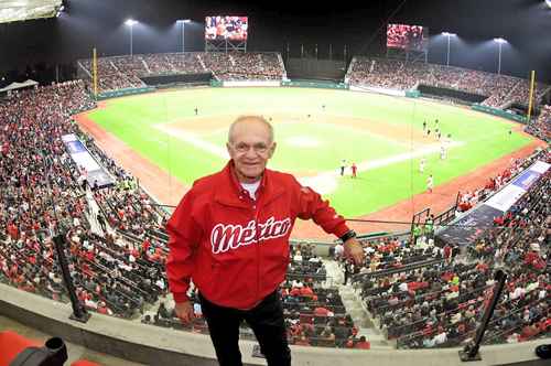 Alfredo Harp Helú, presidente de la Pandilla escarlata, será entronizado por su aportación al beisbol mexicano en diversos ámbitos.