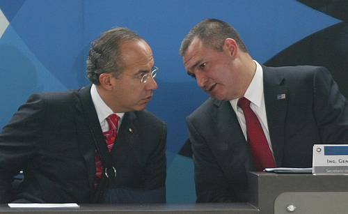 Con el ex presidente panista Felipe Calderón Hinojosa (2006-2012), Genaro García Luna se desempeñó de secretario de Seguridad Pública,