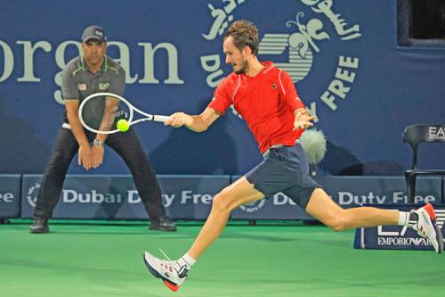 “Cuando juegas contra Novak tienes que hacer tu mejor tenis. Estoy contento por haber conseguido ponerme a su nivel”, celebró Medvedev tras eliminar al serbio.