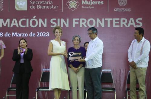 Durante la reapertura de la primera Casa Violeta, espacio para las mujeres que sufran violencia, en la Ciudad Fronteriza de Matamoros, en el contexto del Día Internacional de la Mujer, el gobernador de Tamaulipas, Américo Villarreal Anaya, entregó un reconocimiento especial a la cónsul de Estados Unidos en Matamoros, Yolanda A. Parra, por su participación en el Encuentro Internacional “Transformación sin Fronteras”.