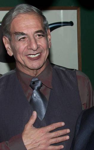 En 1964, el artista israelí obtuvo su primer Golden Globe a mejor actor revelación en la cinta Sallah Shabati.